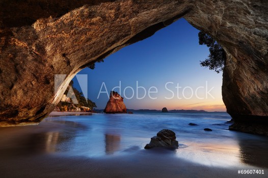 Picture of Cathedral Cove New Zealand